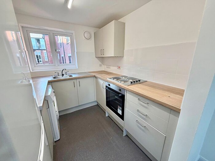 1 Bedroom Flat To Rent In Trivett Square, Nottingham, NG1