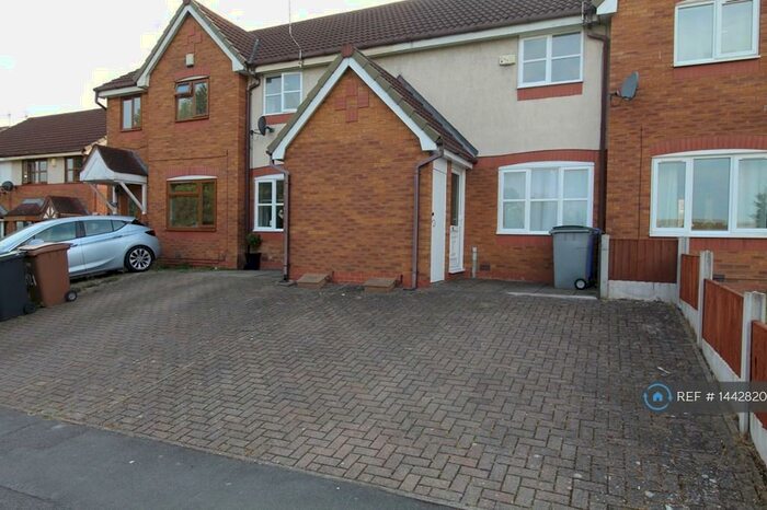 2 Bedroom Terraced House To Rent In Chell Heath Road, Stoke-On-Trent, ST6
