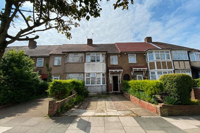 5 Bedroom Terraced House To Rent In Chestnut Road, Enfield, EN3