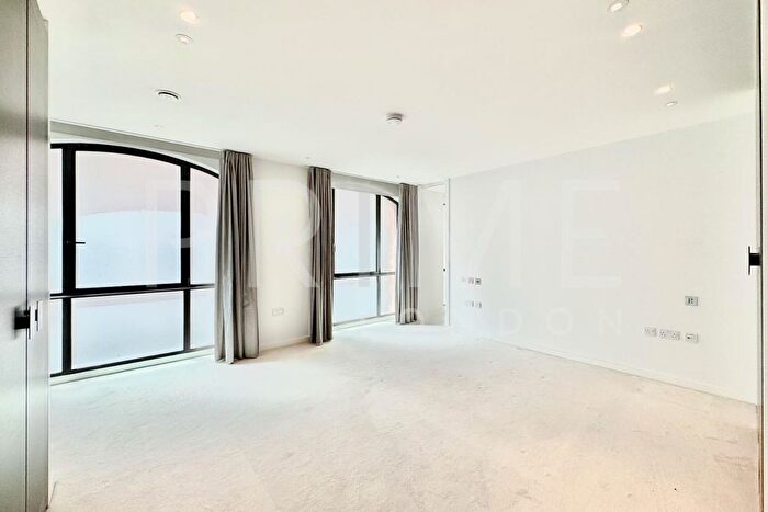 2 Bedroom Flat To Rent In Chelsea Wharf Residences, Lots Road, Chelsea, SW10