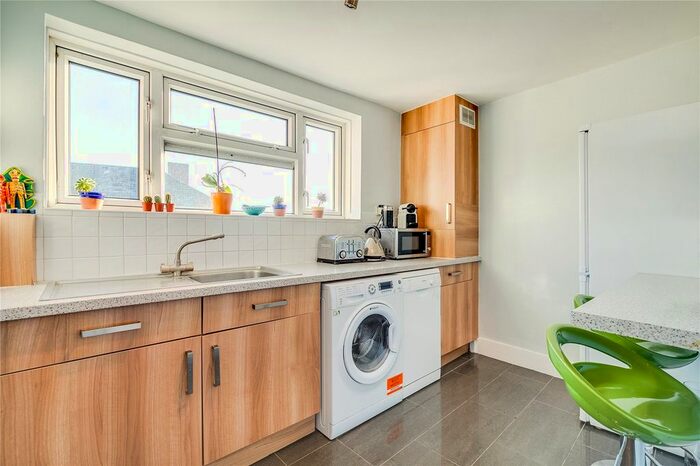 2 Bedroom Flat To Rent In Kindell House, Mortlake High Street, SW14