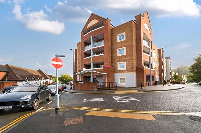 1 Bedroom Flat To Rent In Flambard Way, Godalming, GU7
