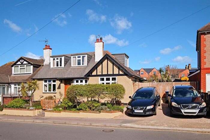 4 Bedroom Chalet For Sale In The Bridge Approach, Whitstable, CT5