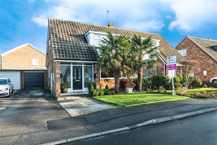 3 Bedroom Semi Detached House For Sale In Houndhill Lane, Featherstone, Pontefract, WF7