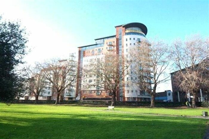 1 Bedroom Flat To Rent In Oceana Boulevard, SO14