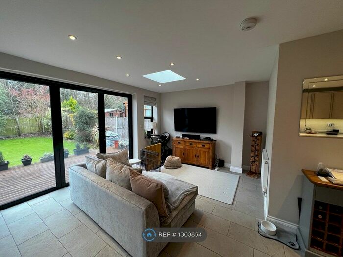 2 Bedroom Semi-Detached House To Rent In Princes Road, Buckhurst Hill, IG9