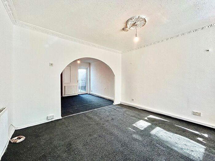 2 Bedroom House To Rent In Gloucester Road, Manor Park, E12