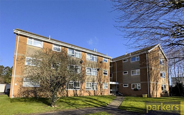 1 Bedroom Apartment For Sale In Woodlands Road, Witney, Oxfordshire, OX28