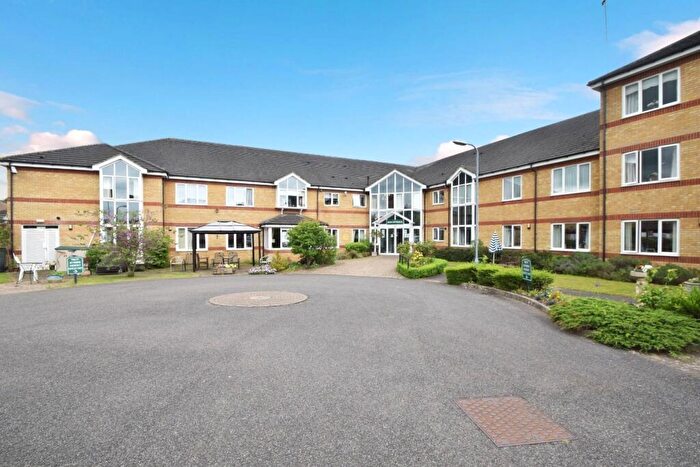 2 Bedroom Apartment To Rent In Bushmead Court, Hancock Drive, Luton, Bedfordshire, LU2