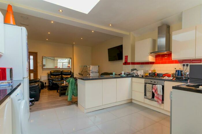 7 Bedroom House To Rent In Tiverton Road, Birmingham, B29