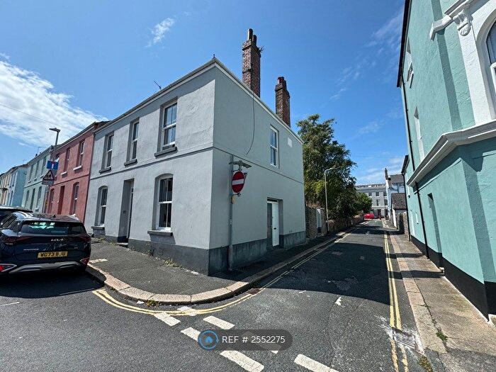 2 Bedroom Maisonette To Rent In Admirality Street, Stonehouse, Plymouth, PL1
