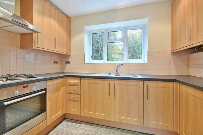 2 Bedroom Flat To Rent In Vines Avenue, Finchley, N3
