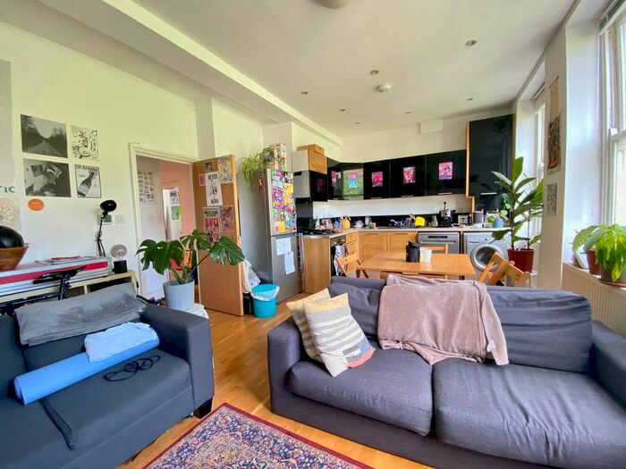 2 Bedroom Flat To Rent In Freegrove Road, Islington, N7