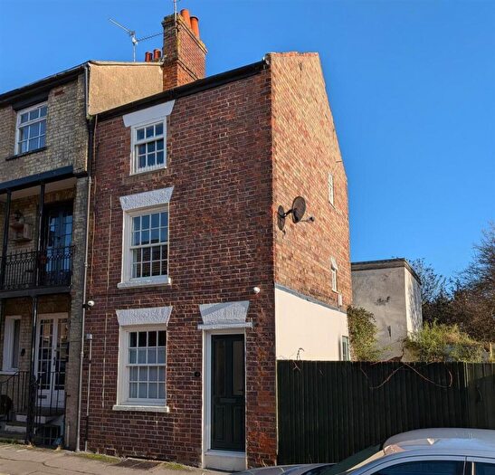 2 Bedroom Town House For Sale In Reform Street, Crowland, Peterborough, PE6