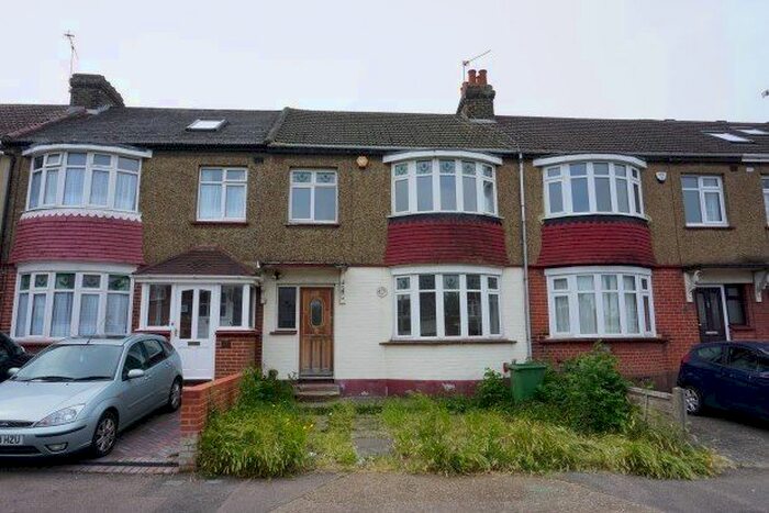 3 Bedroom Terraced House To Rent In Wallace Road, Rochester, ME1