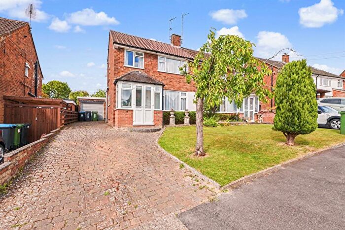 3 Bedroom Semi-Detached House For Sale In Dunston Hill, Tring, HP23