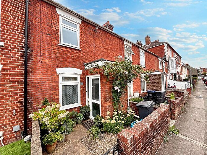 2 Bedroom Terraced House For Sale In Park Street, Salisbury, SP1
