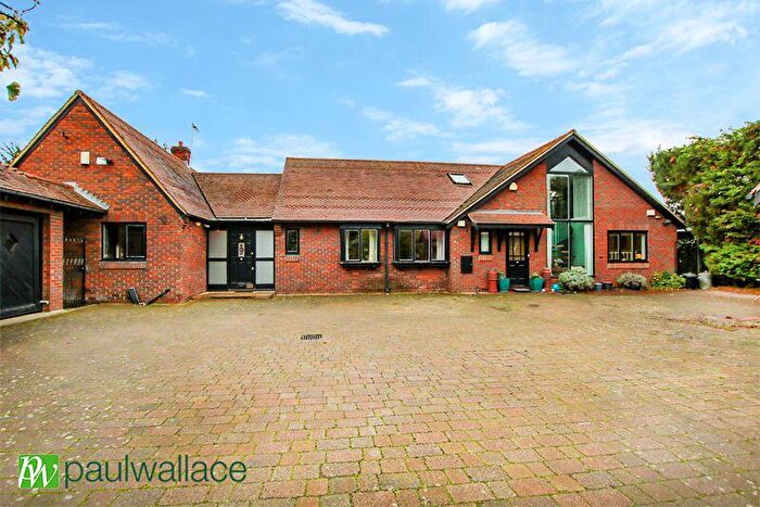 7 Bedroom Detached House For Sale In Crossbrook Street, Cheshunt, EN8