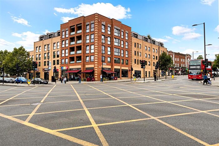 2 Bedroom Flat To Rent In The Broadway, Greenford, UB6