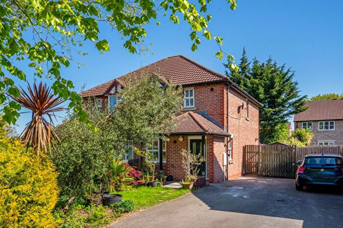 3 Bedroom Semi-Detached House For Sale In Linnet Way, Foxwood, York, YO24