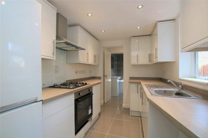 3 Bedroom Terraced House To Rent In Donnington Gardens, Reading, RG1