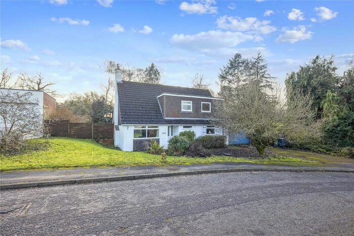 4 Bedroom Detached House For Sale In Pine View Close, Chilworth, Guildford, Surrey, GU4