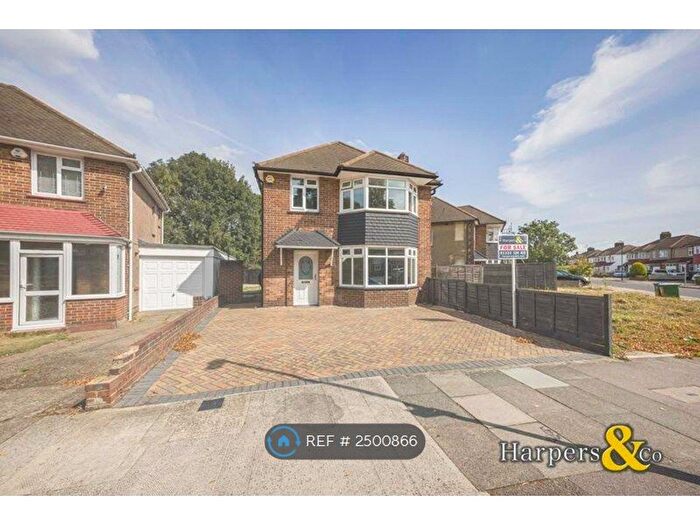 3 Bedroom Detached House To Rent In Longmead Drive, Sidcup, DA14
