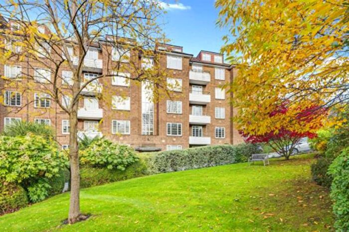 2 Bedroom Apartment For Sale In West Heath Road, Hampstead, London, NW3