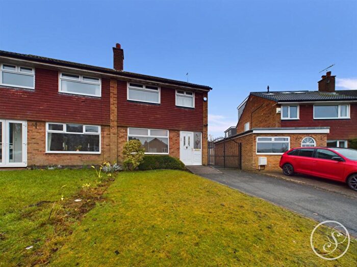 3 Bedroom Semi-Detached House To Rent In Gleneagles Road, Leeds, LS17