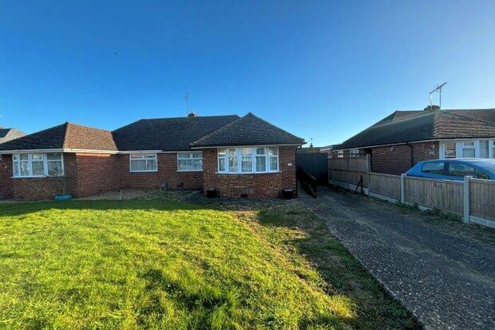 2 Bedroom Bungalow To Rent In Rainham, Gillingham, ME8