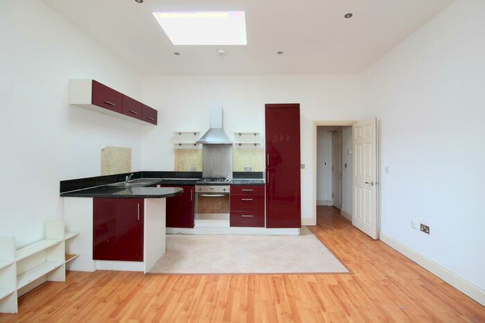 1 Bedroom Flat To Rent In Western Road, Hove, BN3