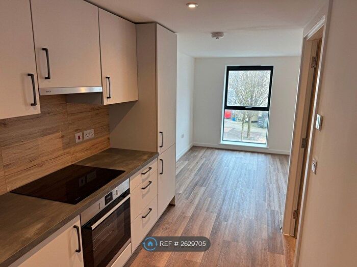 1 Bedroom Flat To Rent In Queen St, Exmouth, EX8