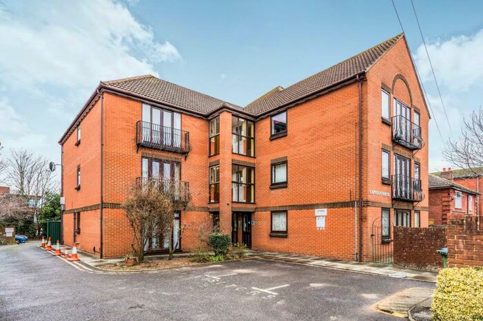 Property To Rent In Capstan House, Waterloo Road, Southampton, SO15