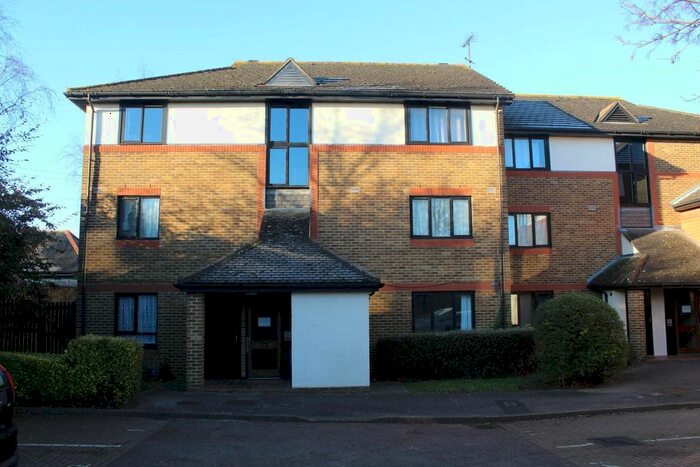 1 Bedroom Flat To Rent In St. James Lane, Greenhithe, DA9