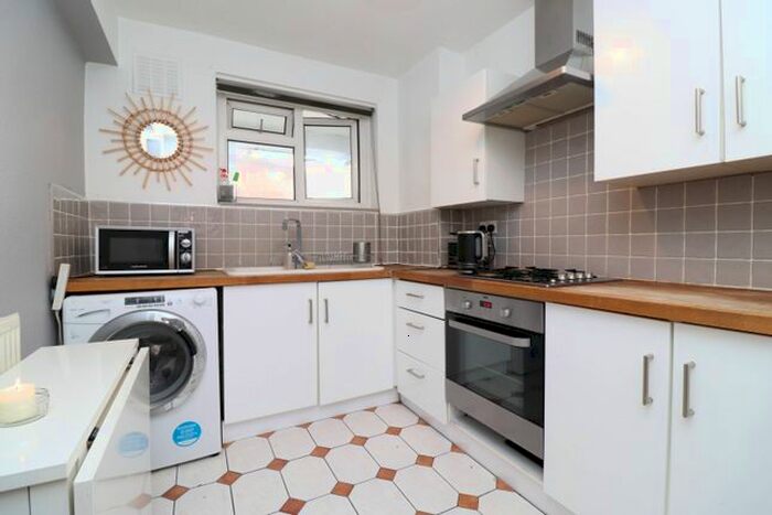 2 Bedroom Flat To Rent In Sleigh House, Bacton Street, Bethnal Green, London, E2