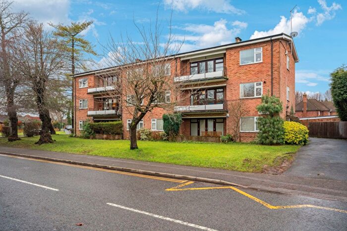 3 Bedroom Flat For Sale In Penn Road, Beaconsfield, HP9