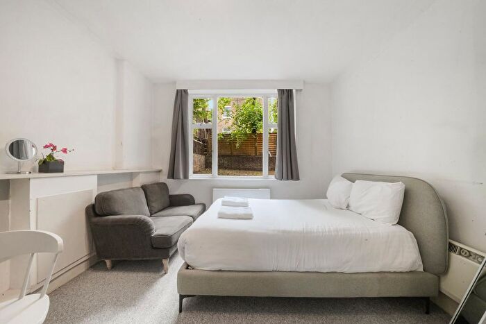 Studio To Rent In Pembridge Square, Notting Hill, W2