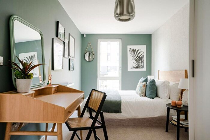 2 Bedroom Apartment For Sale In The Railings, Middlewood Locks, M5