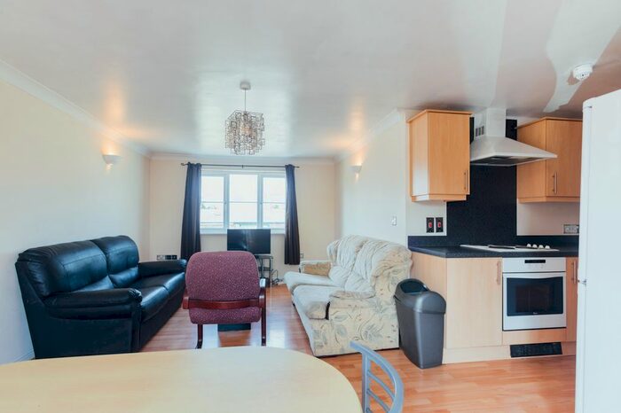 2 Bedroom Flat To Rent In Goods Yard Close, Loughborough LE11