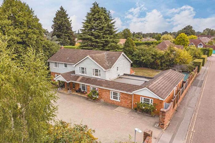 5 Bedroom Detached House For Sale In Blyton Close, Beaconsfield, HP9