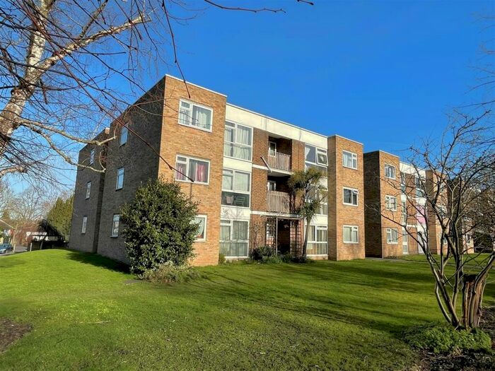 2 Bedroom Apartment To Rent In London Lane, Bromley, BR1
