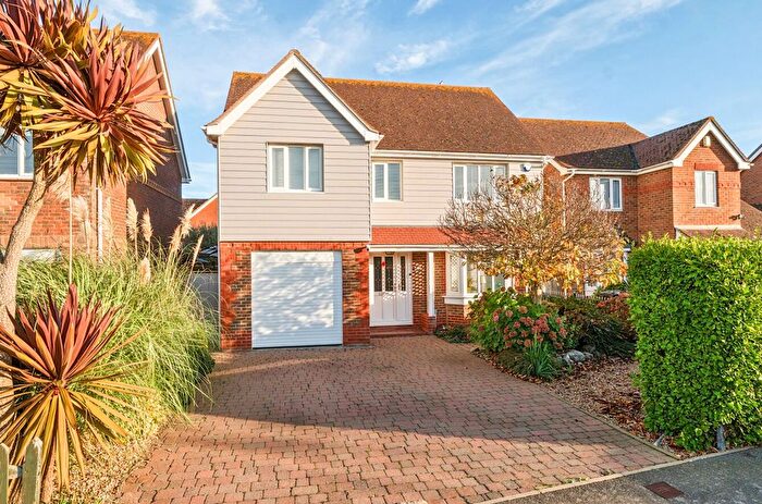 5 Bedroom Detached House For Sale In Grafton Road, Selsey, PO20