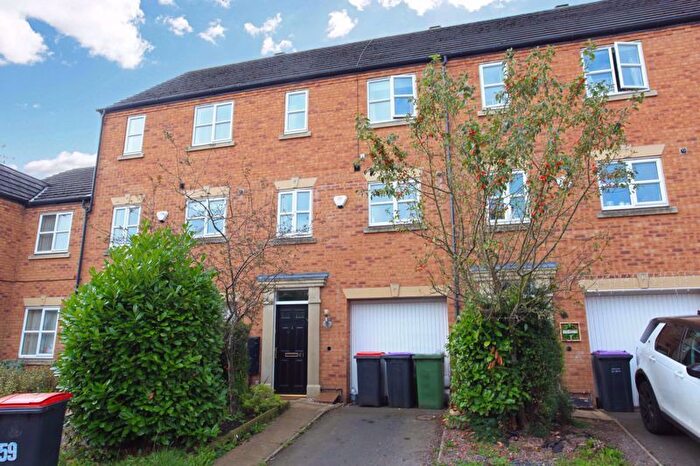 3 Bedroom Town House To Rent In Old Toll Gate, St Georges, Telford, TF2