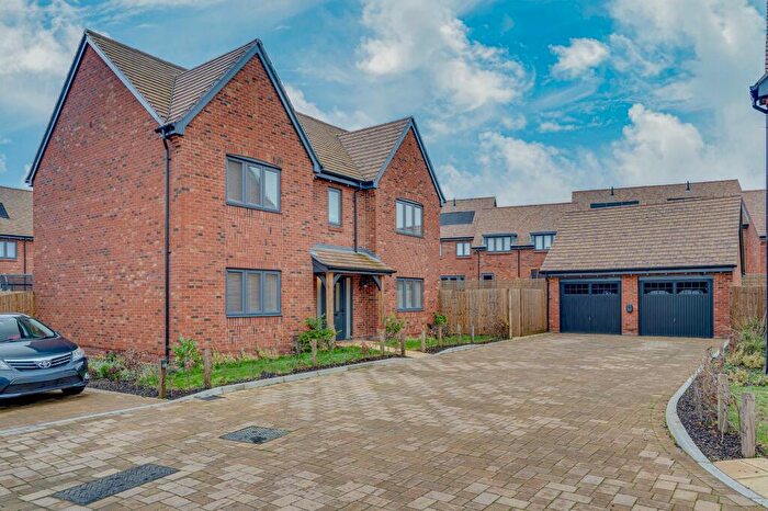 5 Bedroom Detached House For Sale In Hopper Road, Eastleigh, SO50