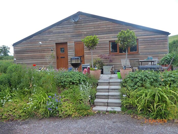 4 Bedroom Bungalow To Rent In Whitnage Rd, Sampford Peverell, Tiverton, EX16