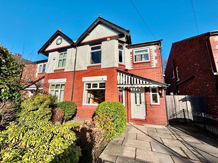 3 Bedroom Semi Detached House For Sale In Willow Way, Didsbury, M20