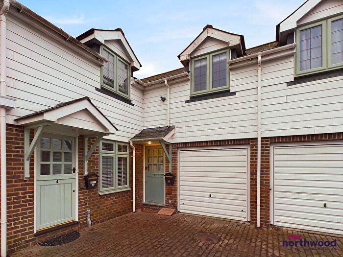 2 Bedroom Mews To Rent In Wharf Road, Eastbourne, BN21