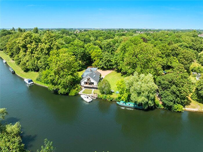 5 Bedroom Detached House For Sale In Las Palmas Estate, Russell Road, Shepperton, TW17