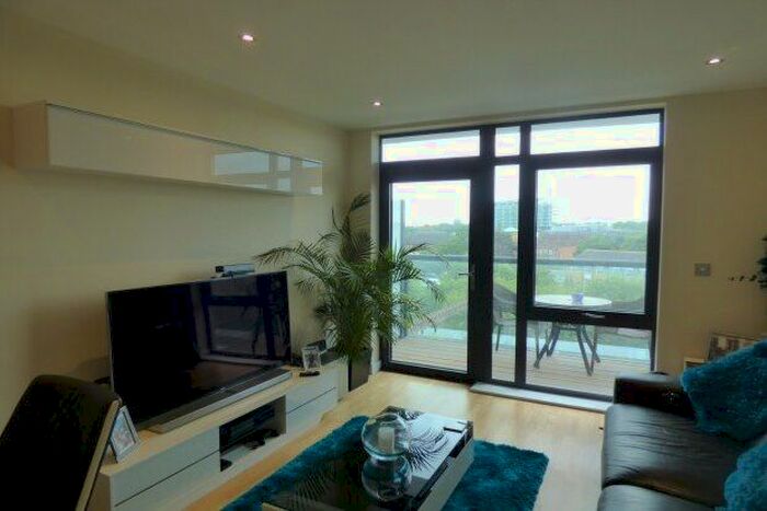 1 Bedroom Flat To Rent In Powell House, Enfield, EN1