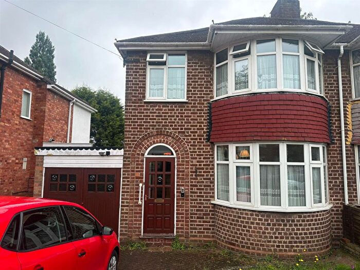 3 Bedroom Semi-Detached House To Rent In Teesdale Avenue, Hodge Hill, Birmingham, B34